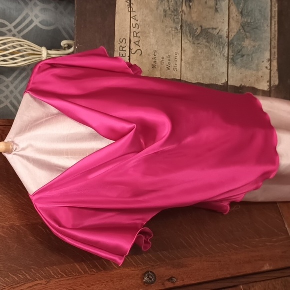 NWT. P19 fuchsia satin-like batwing drape neck top Large Nicole Miller - Picture 1 of 8
